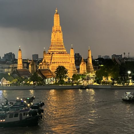 Jour 91: le Palais Royal de bangkok et les gratte ciel